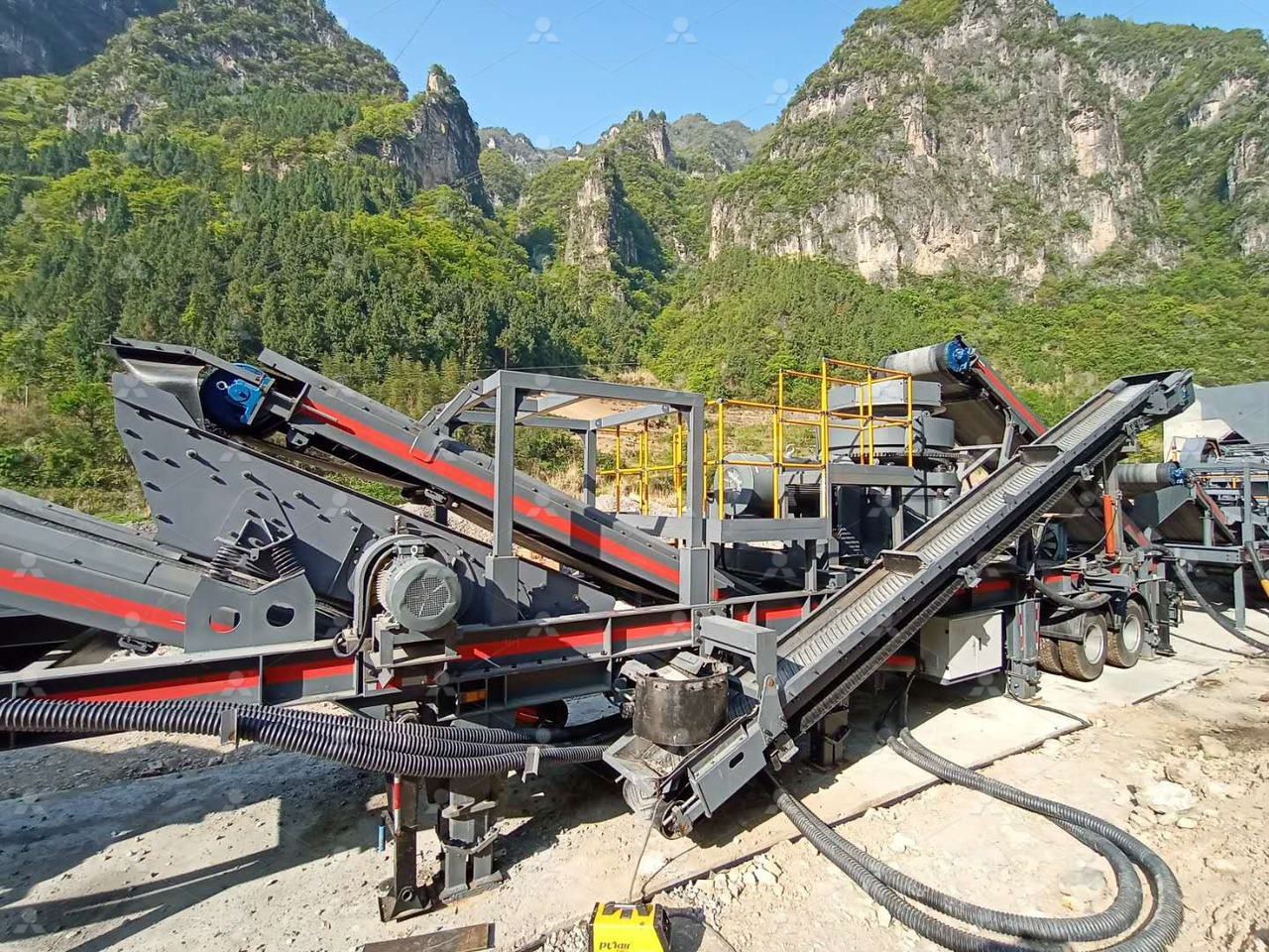 LIMING NK series mobile crusher - Мобилна дробилка: слика 1 LIMING NK series mobile crusher - Мобилна дробилка: слика 1