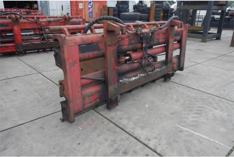 BOLZONI AURAMO P-1000LSE Bale Clamp - Додаток за Опрема за ракување со материјали: слика 3 BOLZONI AURAMO P-1000LSE Bale Clamp - Додаток за Опрема за ракување со материјали: слика 3