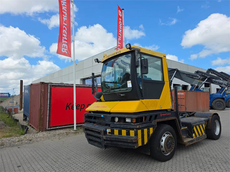 Terberg RT222 4x4 - Трактор на терминалот: слика 2 Terberg RT222 4x4 - Трактор на терминалот: слика 2