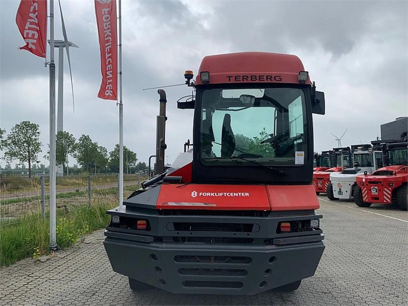 Terberg RT222 4x4 - Трактор на терминалот: слика 4 Terberg RT222 4x4 - Трактор на терминалот: слика 4