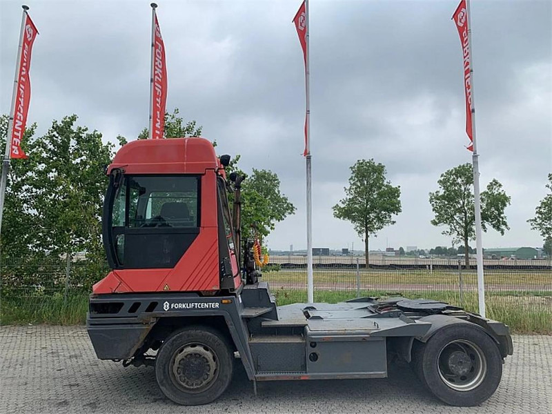 Terberg RT222 4x4 - Трактор на терминалот: слика 3 Terberg RT222 4x4 - Трактор на терминалот: слика 3