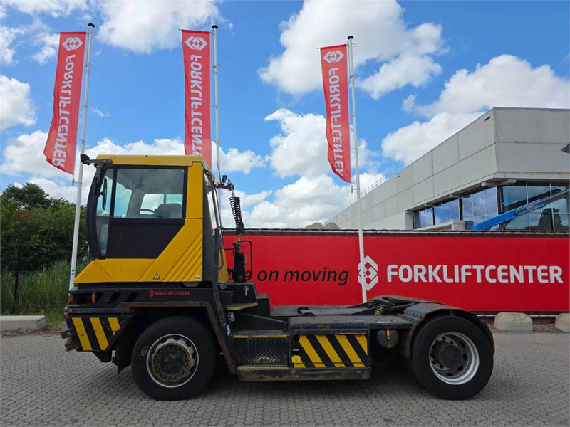 Terberg RT222 4x4 - Трактор на терминалот: слика 4 Terberg RT222 4x4 - Трактор на терминалот: слика 4