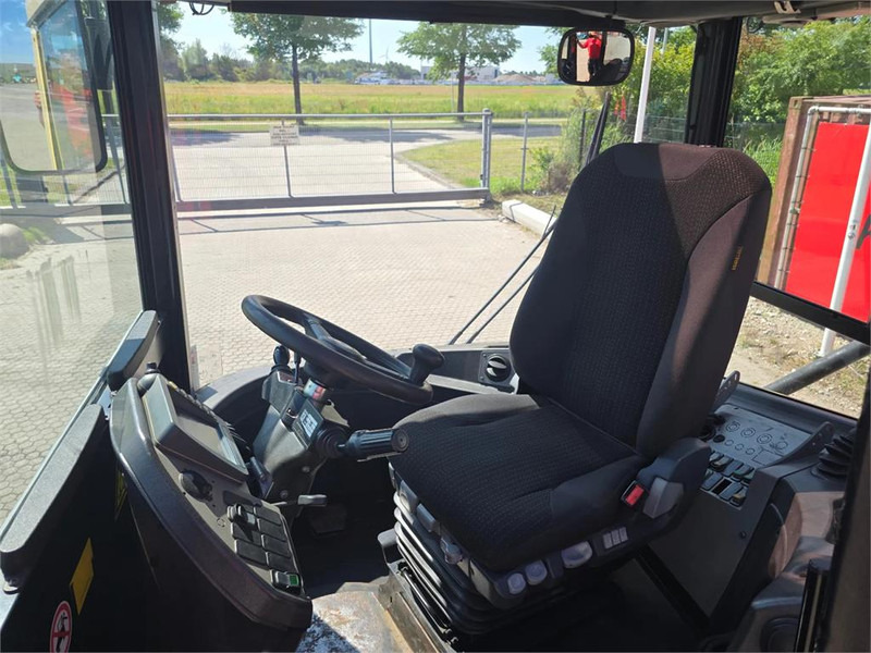 Трактор на терминалот Terberg RT223 4x4: слика 18