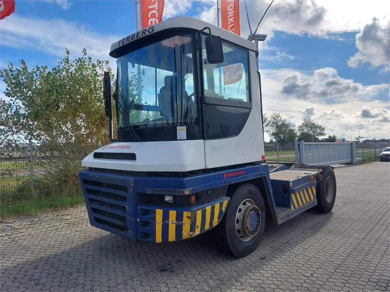 Terberg RT283 4x4 - Трактор на терминалот: слика 2 Terberg RT283 4x4 - Трактор на терминалот: слика 2