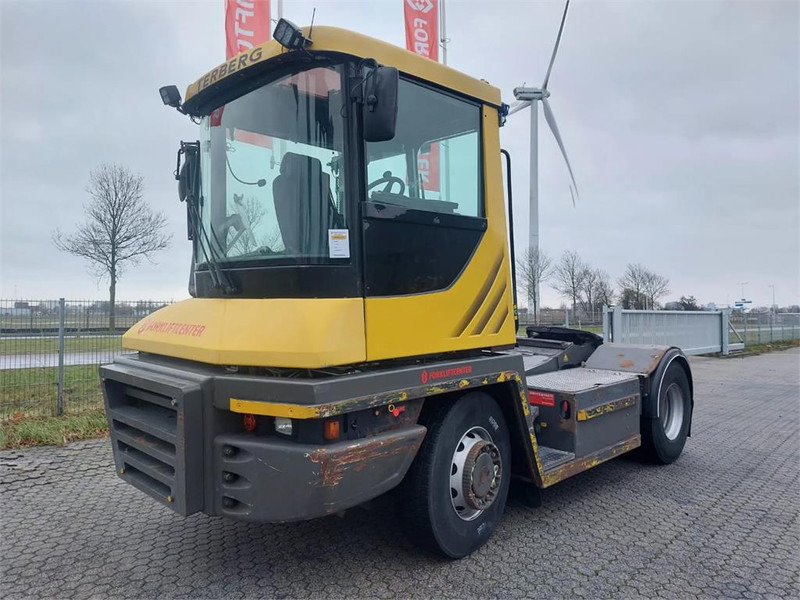 Terberg RT323 4x4 - Трактор на терминалот: слика 2 Terberg RT323 4x4 - Трактор на терминалот: слика 2