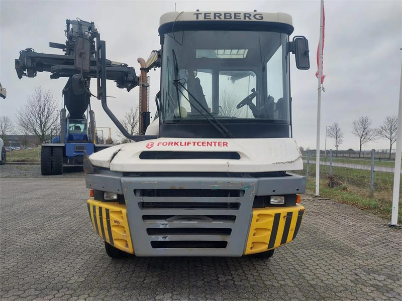 Terberg TT223 - Трактор на терминалот: слика 5 Terberg TT223 - Трактор на терминалот: слика 5