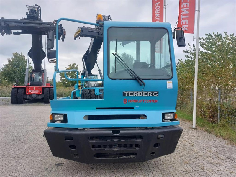 Terberg YT182 - Трактор на терминалот: слика 5 Terberg YT182 - Трактор на терминалот: слика 5