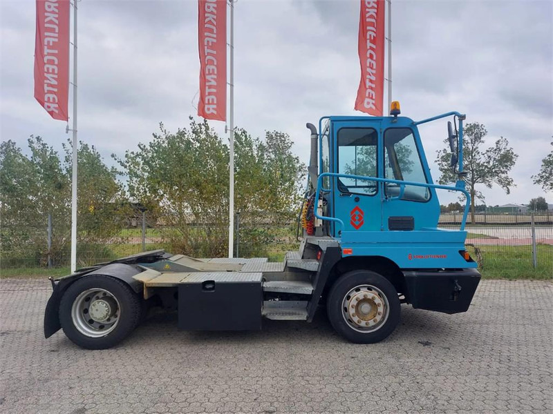 Terberg YT182 - Трактор на терминалот: слика 3 Terberg YT182 - Трактор на терминалот: слика 3