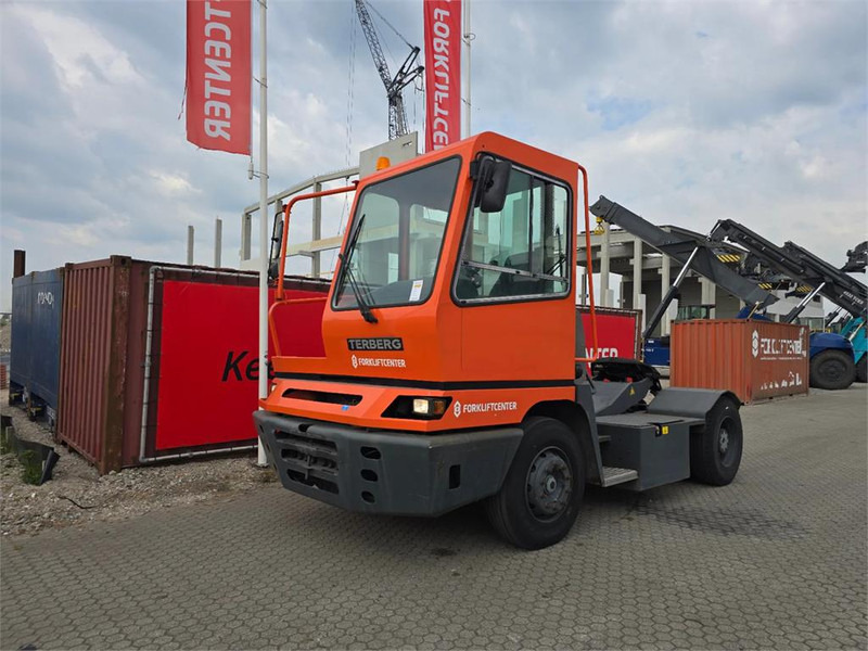 Terberg YT182 - Трактор на терминалот: слика 2 Terberg YT182 - Трактор на терминалот: слика 2