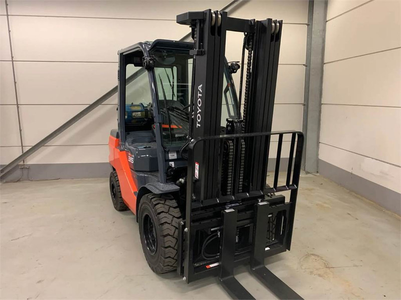 Toyota 02-8FGJF35 - Плински вилушкар: слика 3 Toyota 02-8FGJF35 - Плински вилушкар: слика 3