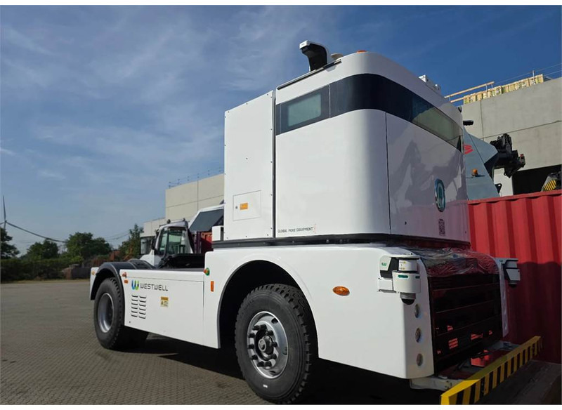 WESTWELL Autonomous Q-Truck Q084D - Трактор на терминалот: слика 1 WESTWELL Autonomous Q-Truck Q084D - Трактор на терминалот: слика 1