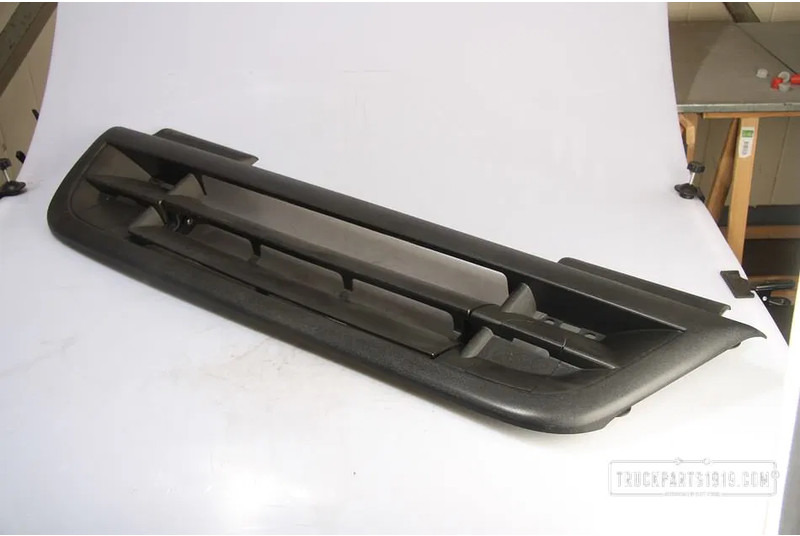 DAF 1375567 Grille onder CF85 - Решетка за Камион: слика 1 DAF 1375567 Grille onder CF85 - Решетка за Камион: слика 1