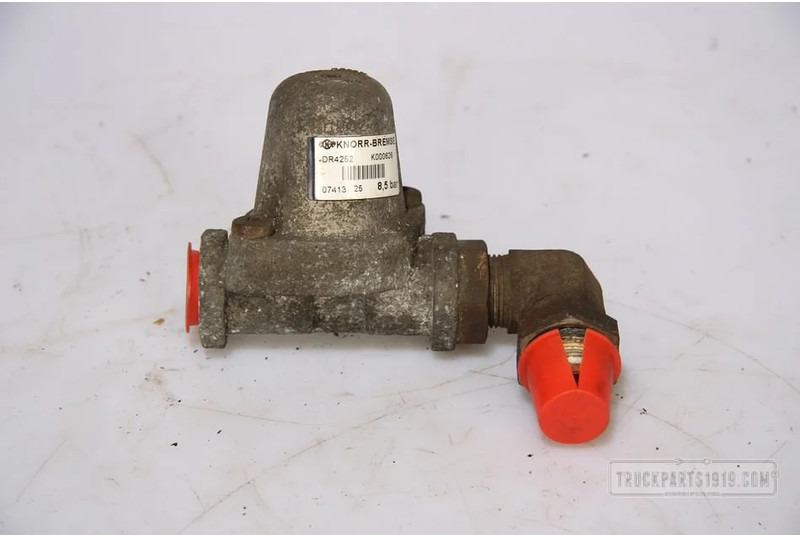 KNORR-BREMSE Compressed Air System Overstroomklep Used - Вентил за Камион: слика 1 KNORR-BREMSE Compressed Air System Overstroomklep Used - Вентил за Камион: слика 1