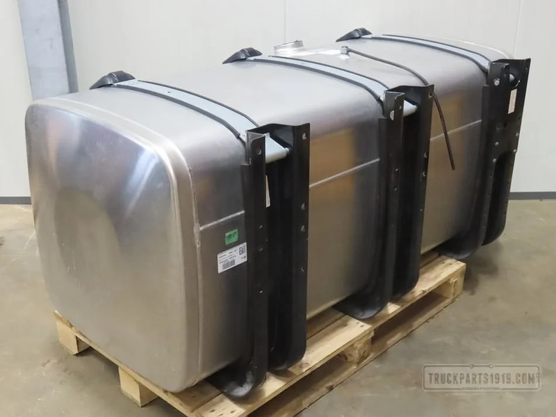MAN Fuel System Brandstoftank + steunen 710L - Резервоар за гориво за Камион: слика 2 MAN Fuel System Brandstoftank + steunen 710L - Резервоар за гориво за Камион: слика 2
