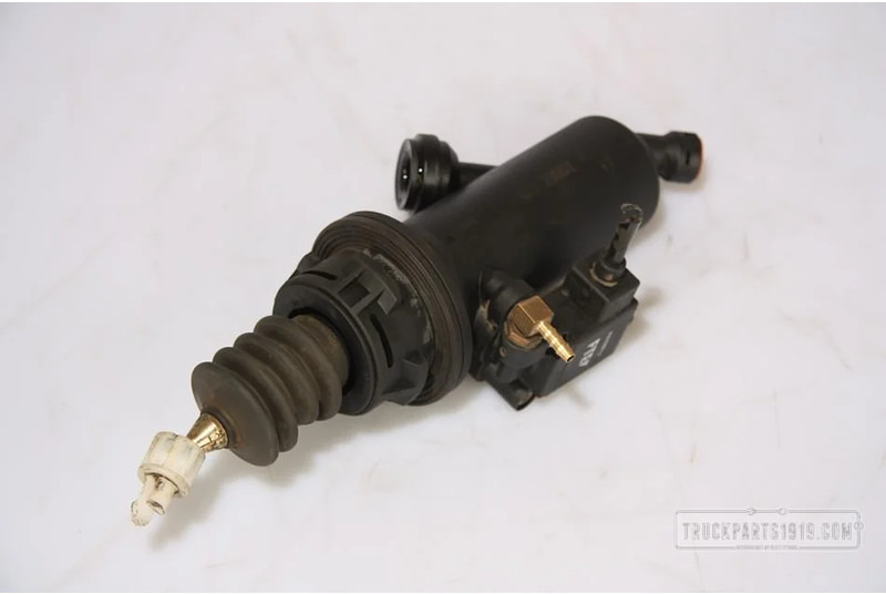 MAN TGA Gearbox & Clutch Parts Hoofdcilinder koppeling - Квачила и делови за Камион: слика 1 MAN TGA Gearbox & Clutch Parts Hoofdcilinder koppeling - Квачила и делови за Камион: слика 1
