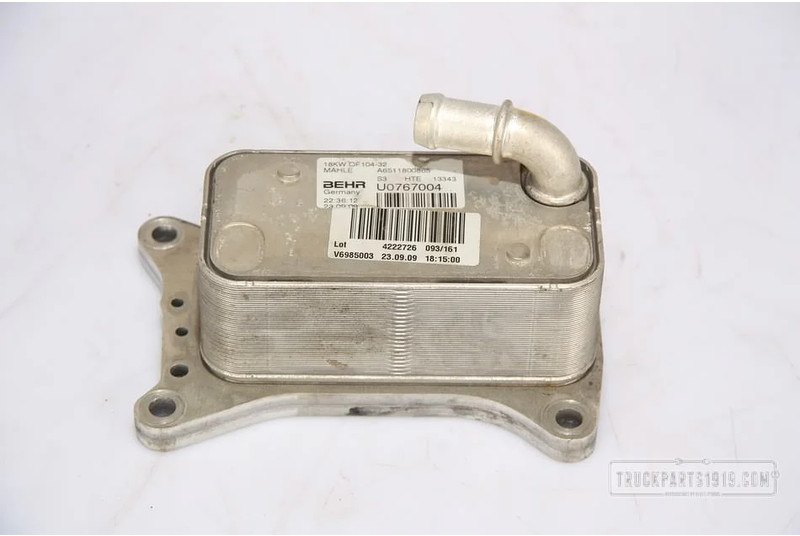 Mercedes-Benz Engines & Parts Oliekoeler used - Ладилник за масло за Камион: слика 1 Mercedes-Benz Engines & Parts Oliekoeler used - Ладилник за масло за Камион: слика 1