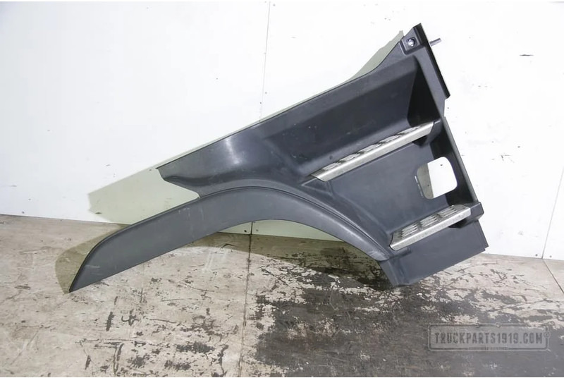 Volvo Body & Chassis Parts Instapbak Volvo FH RH. - Праг за стапнување за Камион: слика 1 Volvo Body & Chassis Parts Instapbak Volvo FH RH. - Праг за стапнување за Камион: слика 1