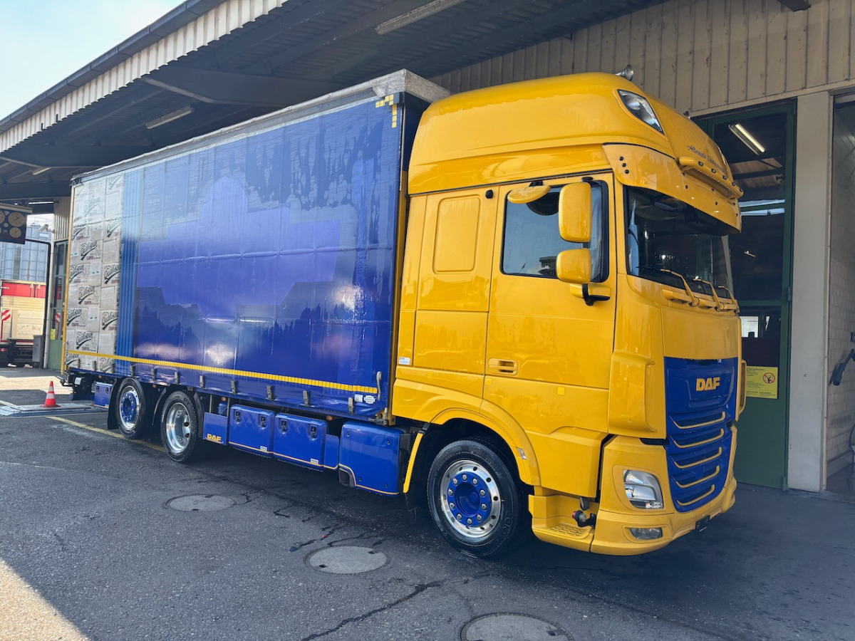 DAF FAN XF 530 LD Jumbo - Камион со церада: слика 1 DAF FAN XF 530 LD Jumbo - Камион со церада: слика 1
