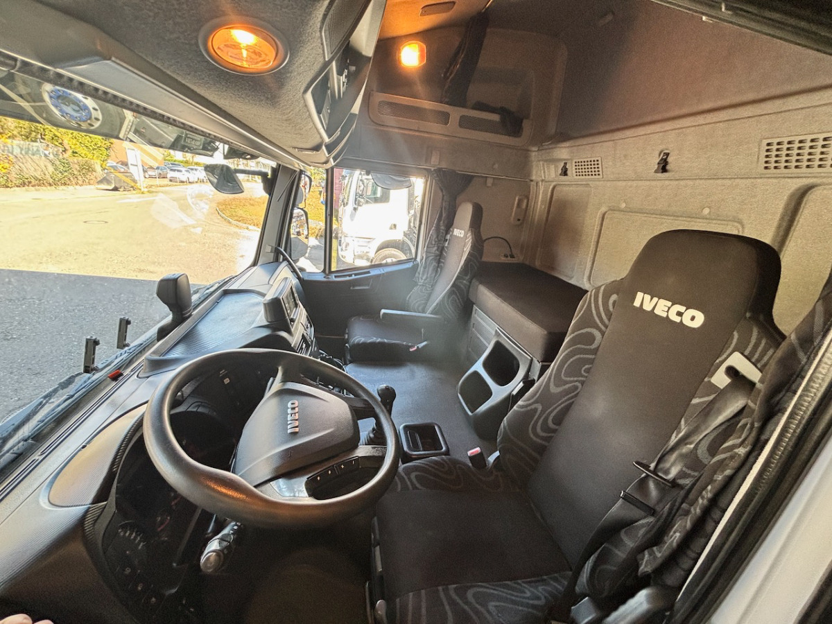 IVECO 190S42 Stralis - Камион со церада: слика 3 IVECO 190S42 Stralis - Камион со церада: слика 3