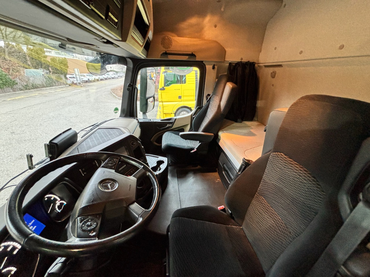 MERCEDES 2543 6x2 - Транспортер на контејнер/ Камион со променливо тело: слика 4 MERCEDES 2543 6x2 - Транспортер на контејнер/ Камион со променливо тело: слика 4