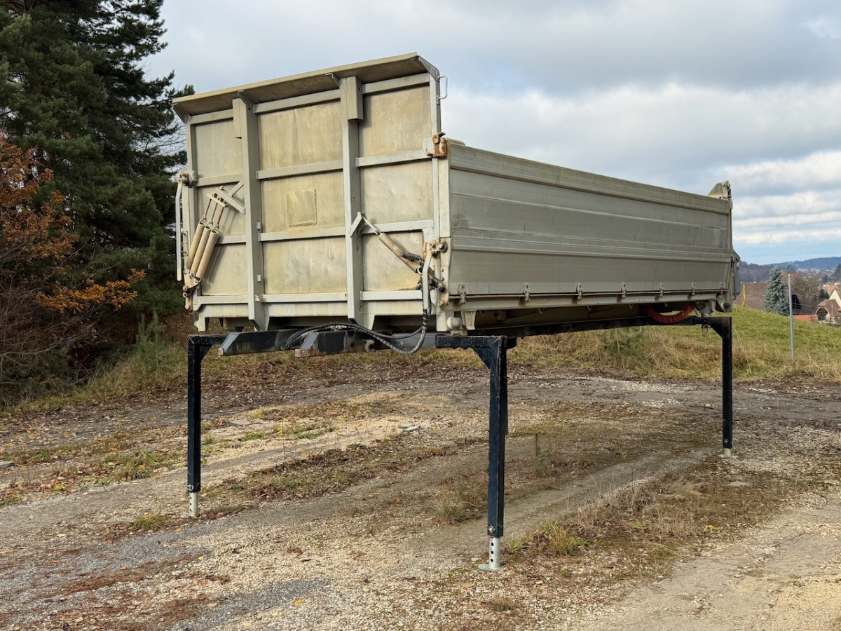 RENAULT C520 8x4 Wechselsystem Siloki + Kipper - Кипер: слика 2 RENAULT C520 8x4 Wechselsystem Siloki + Kipper - Кипер: слика 2