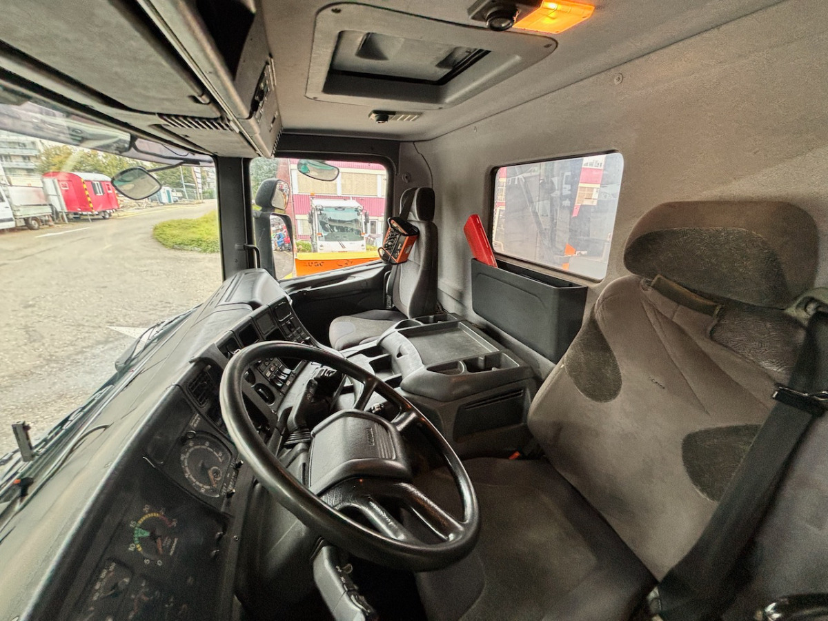 SCANIA P124CB8x4 - Камион миксер за бетон: слика 4 SCANIA P124CB8x4 - Камион миксер за бетон: слика 4