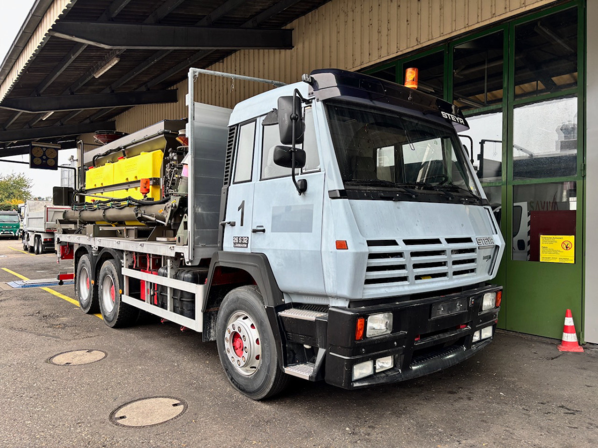 STEYR 26S32/ 6x4 Pisten Enteisung - Камион со церада: слика 1 STEYR 26S32/ 6x4 Pisten Enteisung - Камион со церада: слика 1