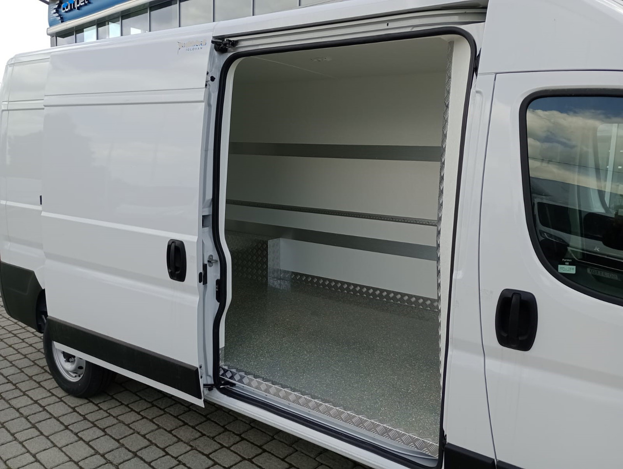Fiat Ducato 140 L3H2 Kühlkasten - Комбе ладилник: слика 4 Fiat Ducato 140 L3H2 Kühlkasten - Комбе ладилник: слика 4
