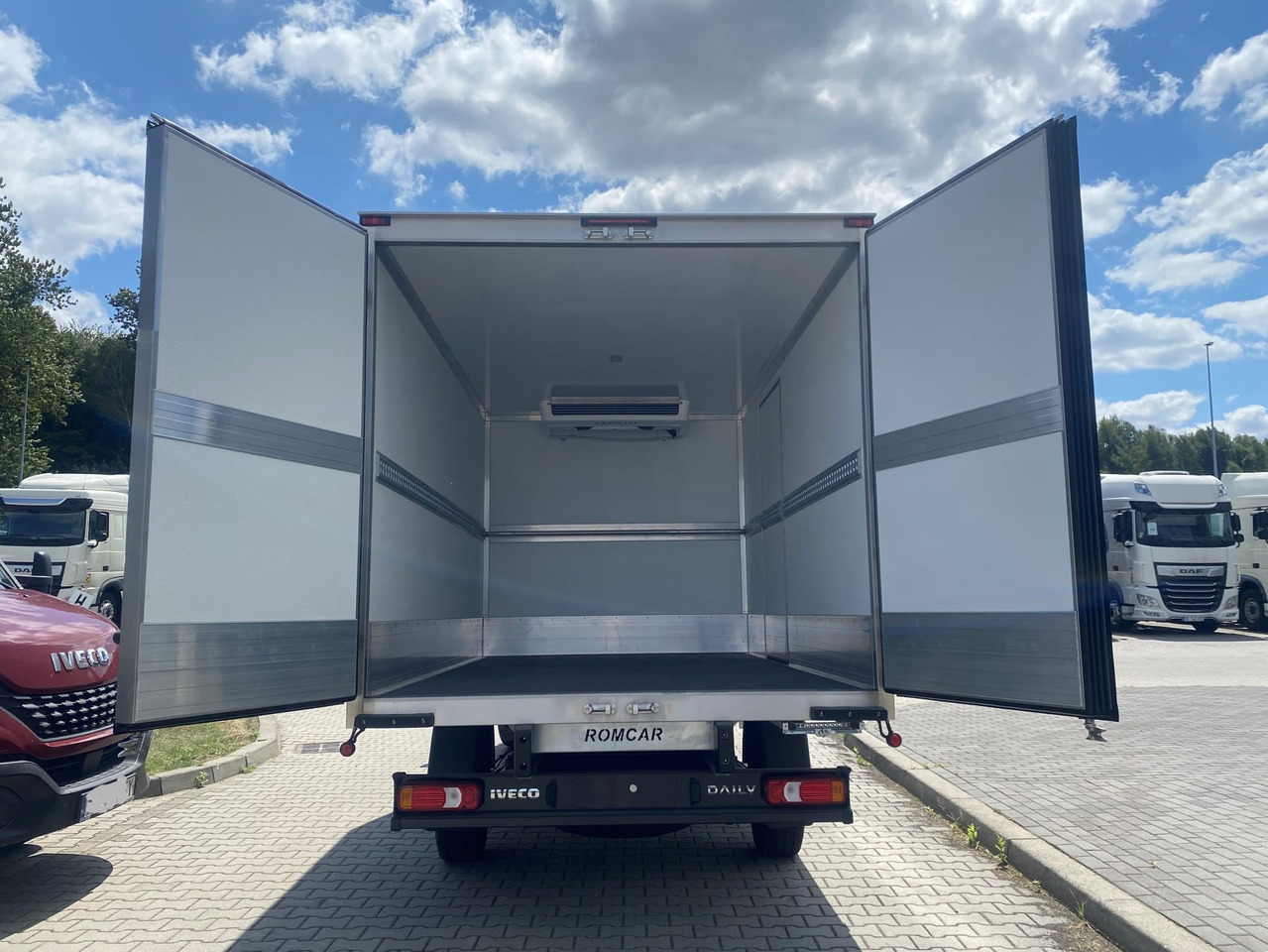 Iveco Daily 35C18 Tiefkühlkoffer -20°C - Комбе ладилник: слика 2 Iveco Daily 35C18 Tiefkühlkoffer -20°C - Комбе ладилник: слика 2