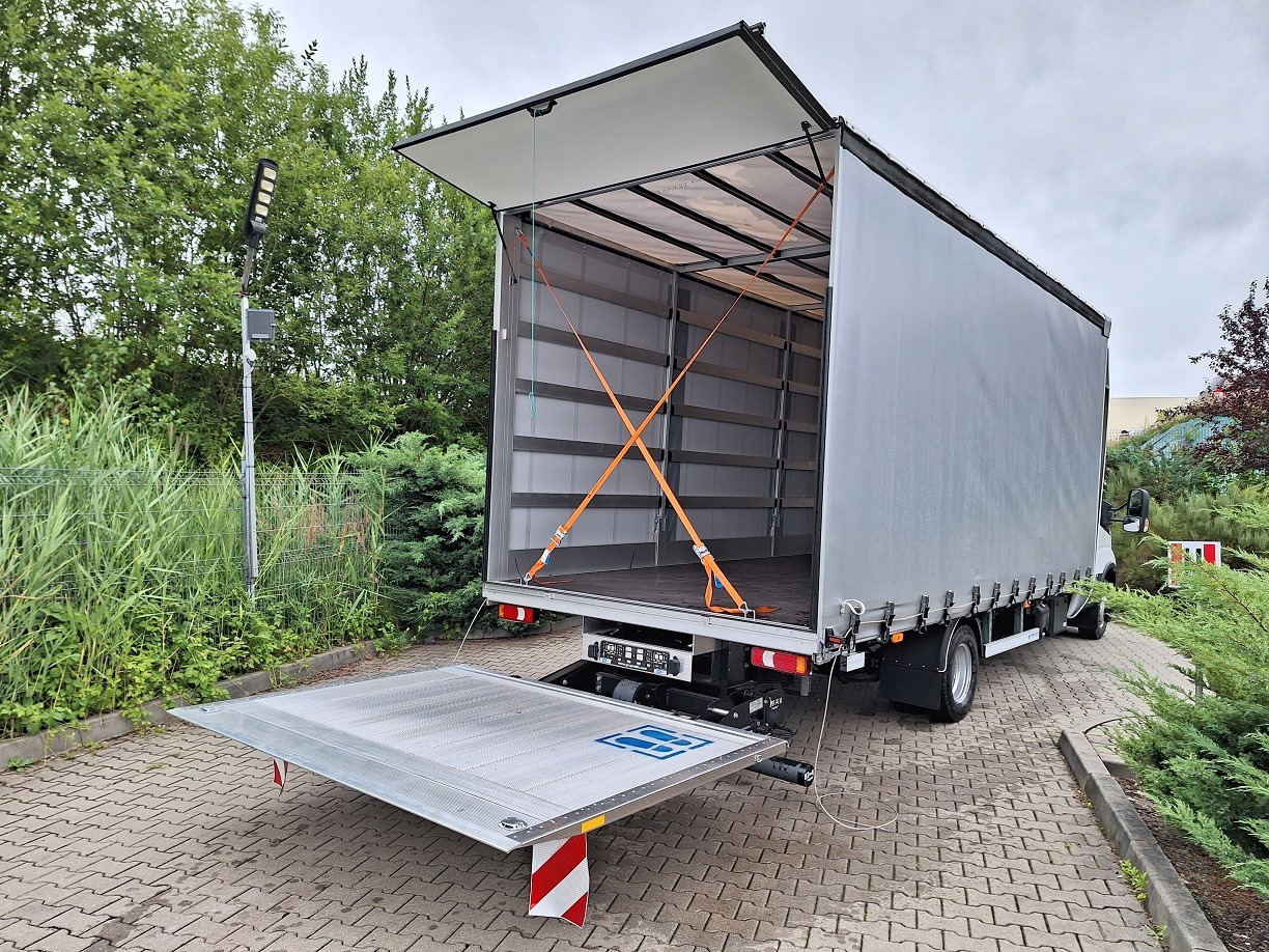 Iveco Daily 70C18A8 Backsleeper BÄR - Комбе со церада: слика 5 Iveco Daily 70C18A8 Backsleeper BÄR - Комбе со церада: слика 5