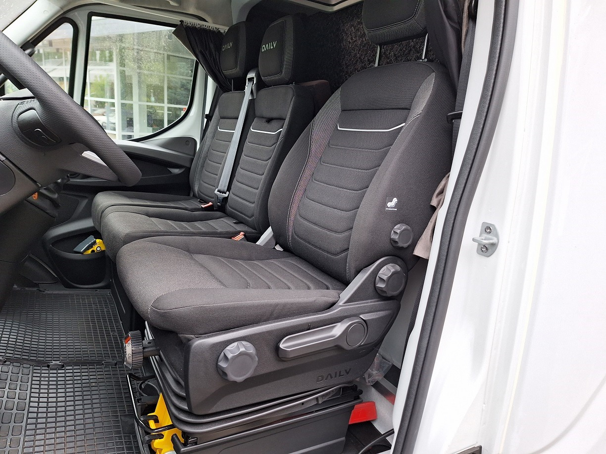 Iveco Daily 70C18A8 Backsleeper BÄR - Комбе со церада: слика 3 Iveco Daily 70C18A8 Backsleeper BÄR - Комбе со церада: слика 3