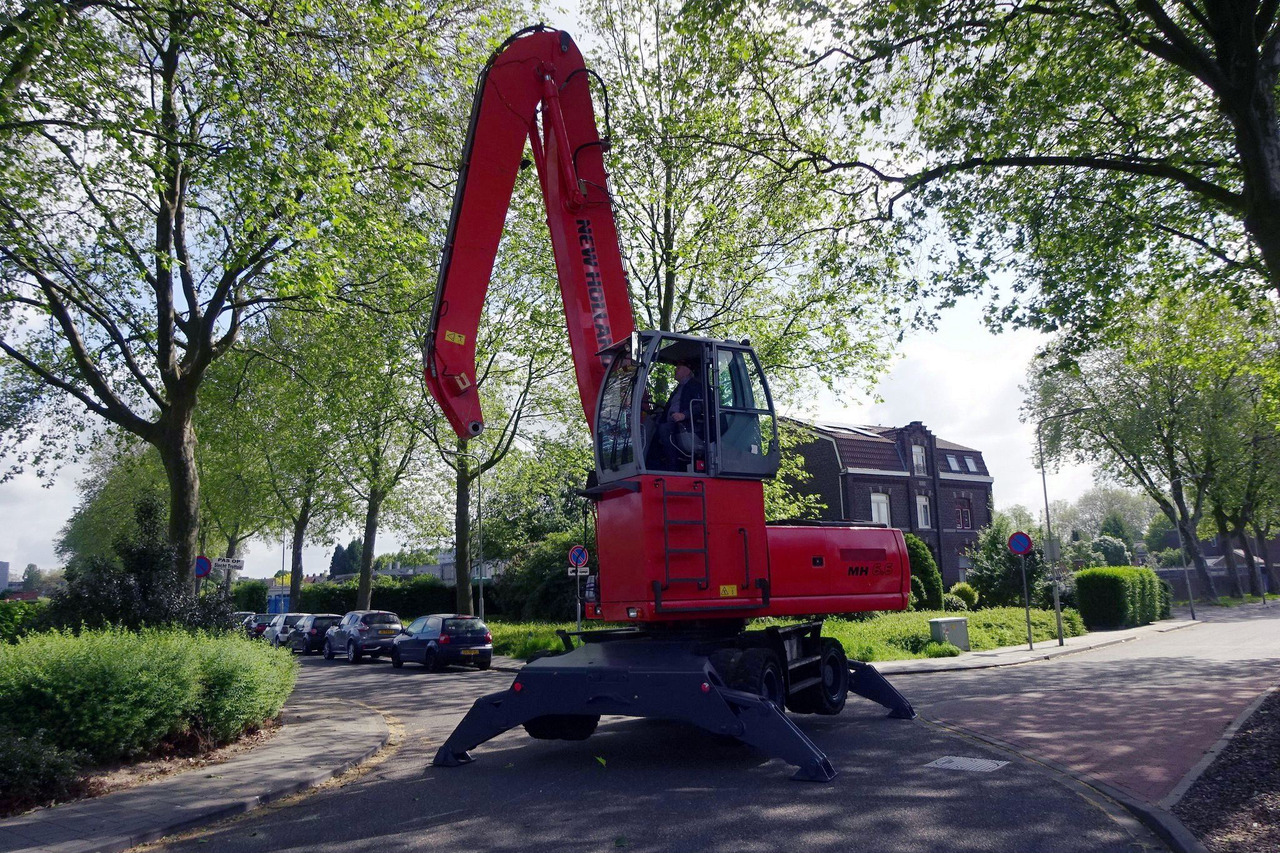 New Holland MH 6.6 Materialhandler With Magnet System - Справувач со отпад/ Индустрија: слика 3 New Holland MH 6.6 Materialhandler With Magnet System - Справувач со отпад/ Индустрија: слика 3