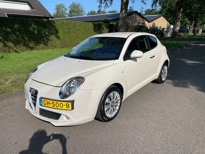 Alfa Romeo MiTo ZEER MOOI in prijs verlaagt - Хечбек: слика 2 Alfa Romeo MiTo ZEER MOOI in prijs verlaagt - Хечбек: слика 2