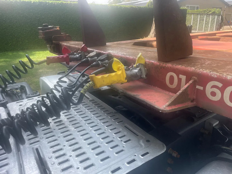 Renders 2x 20 1x 30 1x 40 in prijs verlaagt - Транспортер на контејнер/ Полуприколка со променливо тело: слика 2 Renders 2x 20 1x 30 1x 40 in prijs verlaagt - Транспортер на контејнер/ Полуприколка со променливо тело: слика 2