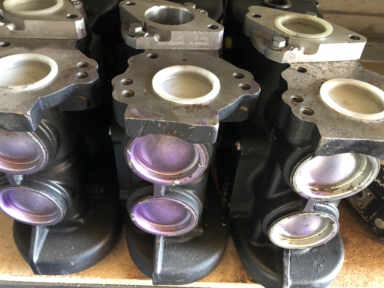 AIR COMPRESSOR MAN TGA 2 CYLINDERS MAN TGA - Компресор на воздушна кочница за Камион: слика 4 AIR COMPRESSOR MAN TGA 2 CYLINDERS MAN TGA - Компресор на воздушна кочница за Камион: слика 4