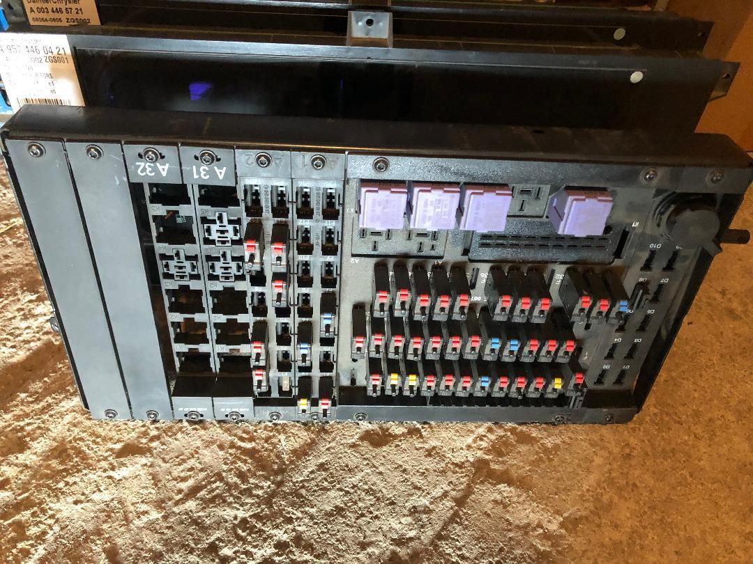 MERCEDES ACTROS ELECTRICAL BASIC MODULE - Реле: слика 1 MERCEDES ACTROS ELECTRICAL BASIC MODULE - Реле: слика 1