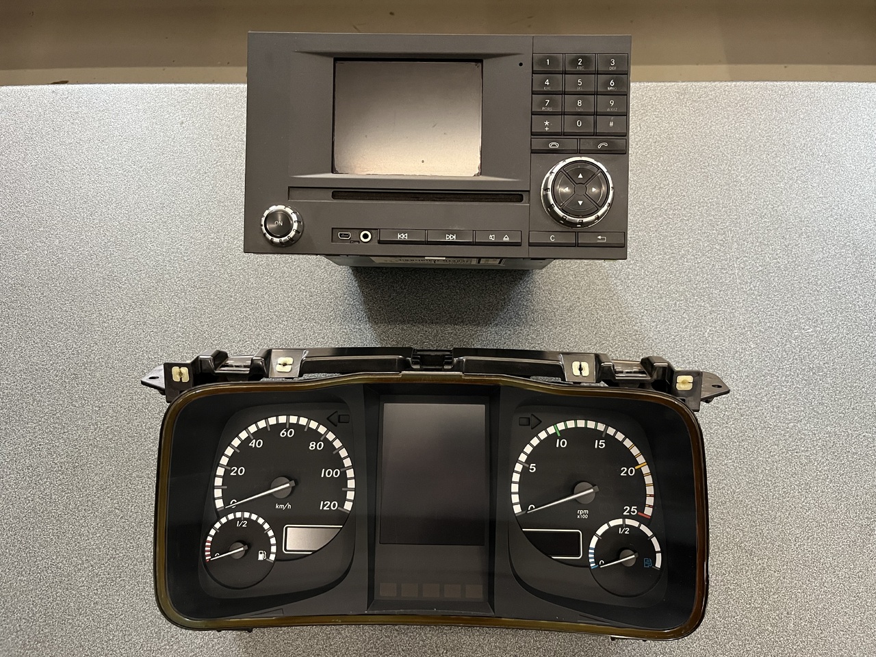 MERCEDES-BENZ ACTROS MP2-MP3-MP4 ELECTRONIC INSTRUMENT - Тахограф за Камион: слика 3 MERCEDES-BENZ ACTROS MP2-MP3-MP4 ELECTRONIC INSTRUMENT - Тахограф за Камион: слика 3