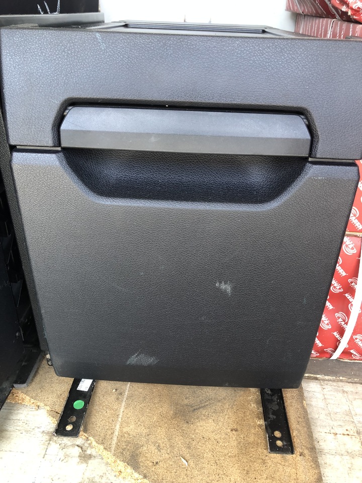 REFRIGERATOR BOX ACTROS MP4 - Универзален дел за Камион: слика 4 REFRIGERATOR BOX ACTROS MP4 - Универзален дел за Камион: слика 4