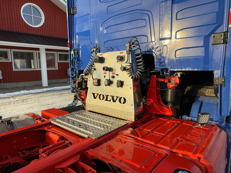 Камион влекач Volvo FH750: слика 7