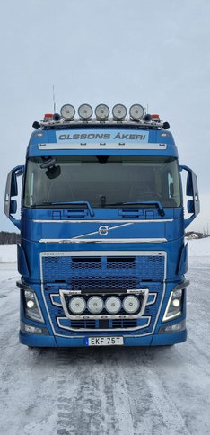 Volvo FH750 6x4 nostotelillä - Камион со кабинска шасија: слика 5 Volvo FH750 6x4 nostotelillä - Камион со кабинска шасија: слика 5