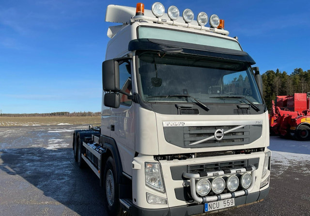 Volvo FM460 6X4 KOUKKUAUTO - Камион со кука за подигање: слика 1 Volvo FM460 6X4 KOUKKUAUTO - Камион со кука за подигање: слика 1