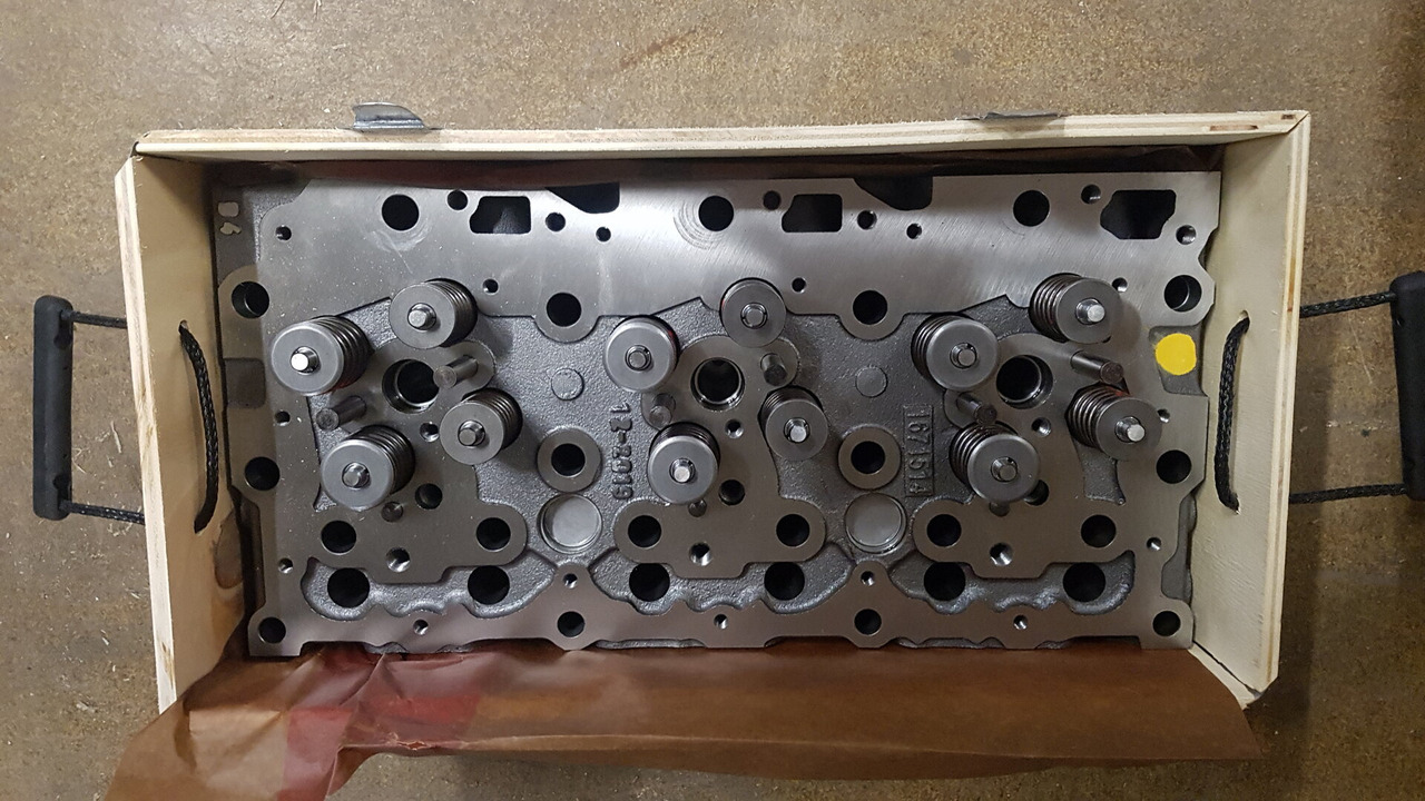 DAF XF95 EURO 3 ASSEMBLED CYLINDER HEAD FULL VALVE 1671514 - Глава на цилиндар за Камион: слика 2 DAF XF95 EURO 3 ASSEMBLED CYLINDER HEAD FULL VALVE 1671514 - Глава на цилиндар за Камион: слика 2