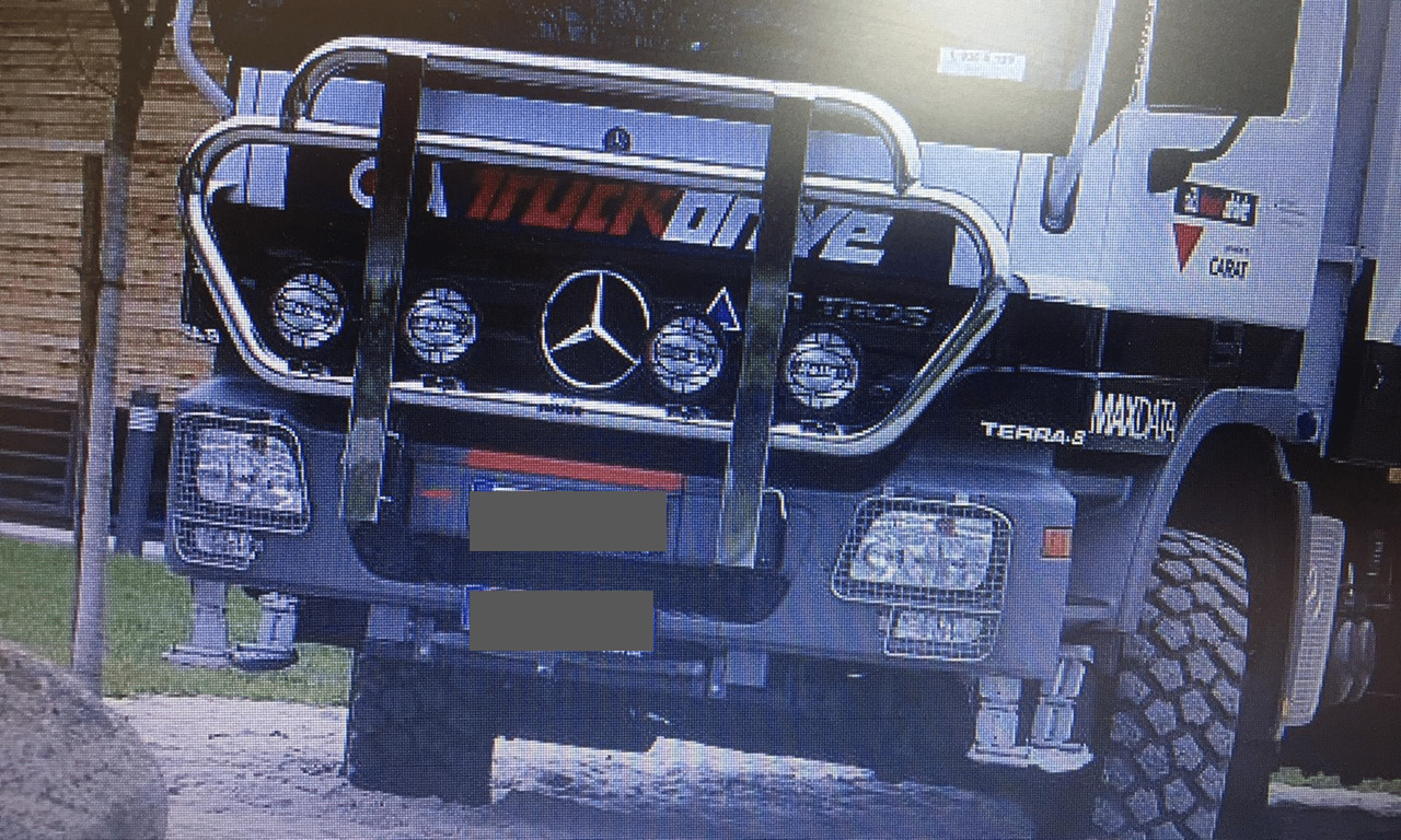 MB actros MP2-3 offroad Bullbar 000095 000095A - Каросерија и екстериер за Камион: слика 1 MB actros MP2-3 offroad Bullbar 000095 000095A - Каросерија и екстериер за Камион: слика 1