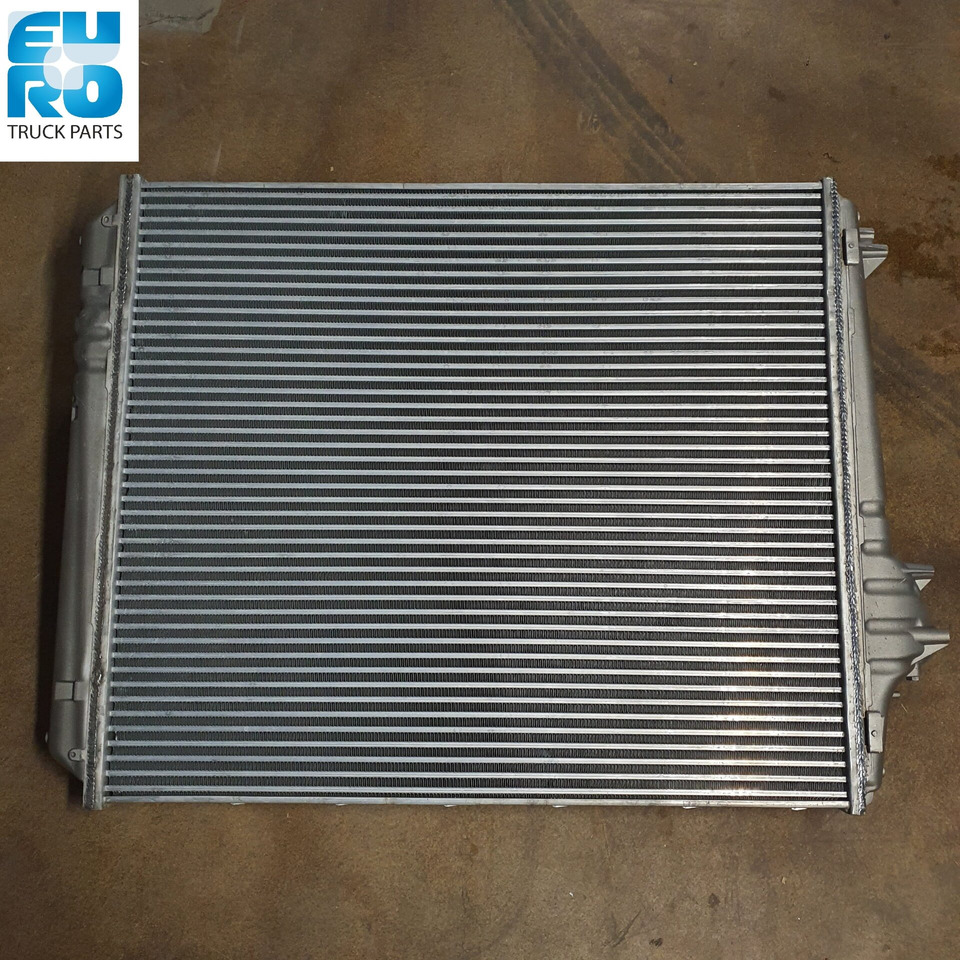 VOLVO FH4 INTERCOOLER 21208268R - Интеркулер за Камион: слика 2 VOLVO FH4 INTERCOOLER 21208268R - Интеркулер за Камион: слика 2