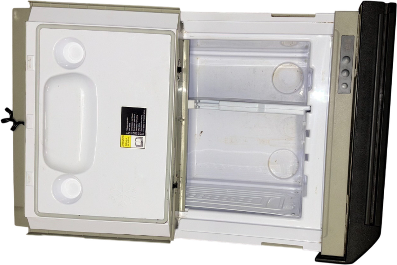 VOLVO FH4 KOELER (KOELBOX ONDER BED) COMPLEET + borg 82174077UC - Кабина и ентериер за Камион: слика 3 VOLVO FH4 KOELER (KOELBOX ONDER BED) COMPLEET + borg 82174077UC - Кабина и ентериер за Камион: слика 3