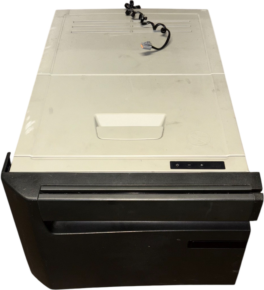 VOLVO FH4 KOELER (KOELBOX ONDER BED) COMPLEET + borg 82174077UC - Кабина и ентериер за Камион: слика 4 VOLVO FH4 KOELER (KOELBOX ONDER BED) COMPLEET + borg 82174077UC - Кабина и ентериер за Камион: слика 4