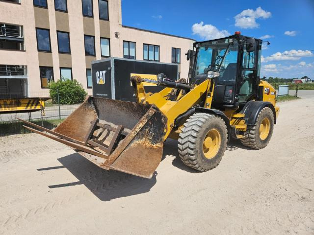 CATERPILLAR 908M - Натоварувач на тркала: слика 1 CATERPILLAR 908M - Натоварувач на тркала: слика 1