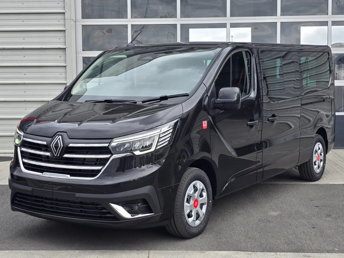 2025 Renault Trafic Combi 170BHP Auto - Патничко комбе: слика 2 2025 Renault Trafic Combi 170BHP Auto - Патничко комбе: слика 2