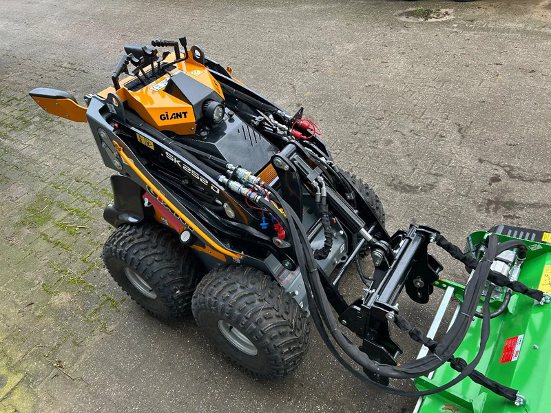 Giant SK252D + klepelmaaier - Земјоделски натоварувач: слика 4 Giant SK252D + klepelmaaier - Земјоделски натоварувач: слика 4