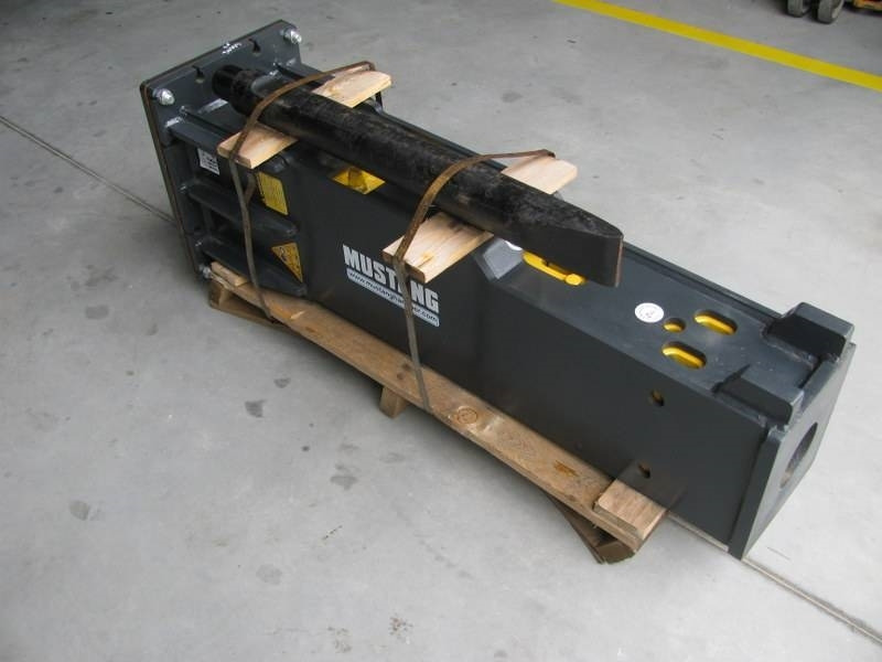 Mustang HM1302 NOVO teža 800kg - Хидрауличен чекан за Градежна машина: слика 2 Mustang HM1302 NOVO teža 800kg - Хидрауличен чекан за Градежна машина: слика 2